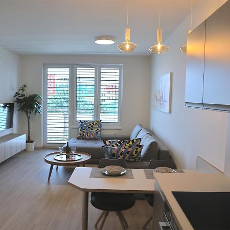 New Cozy 2 Room Pink Apartment Bratislava 059 외부 사진