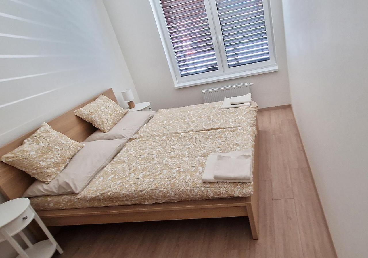 New Cozy 2 Room Pink Apartment Bratislava 059 외부 사진