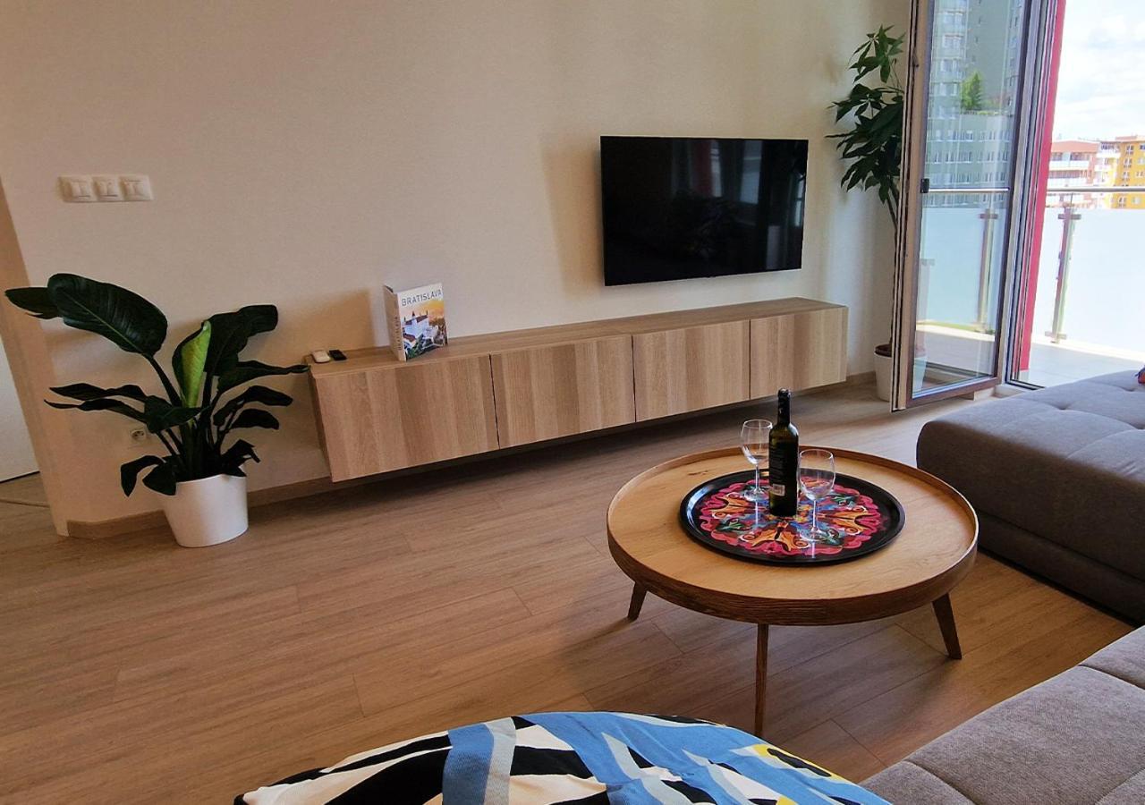 New Cozy 2 Room Pink Apartment Bratislava 059 외부 사진