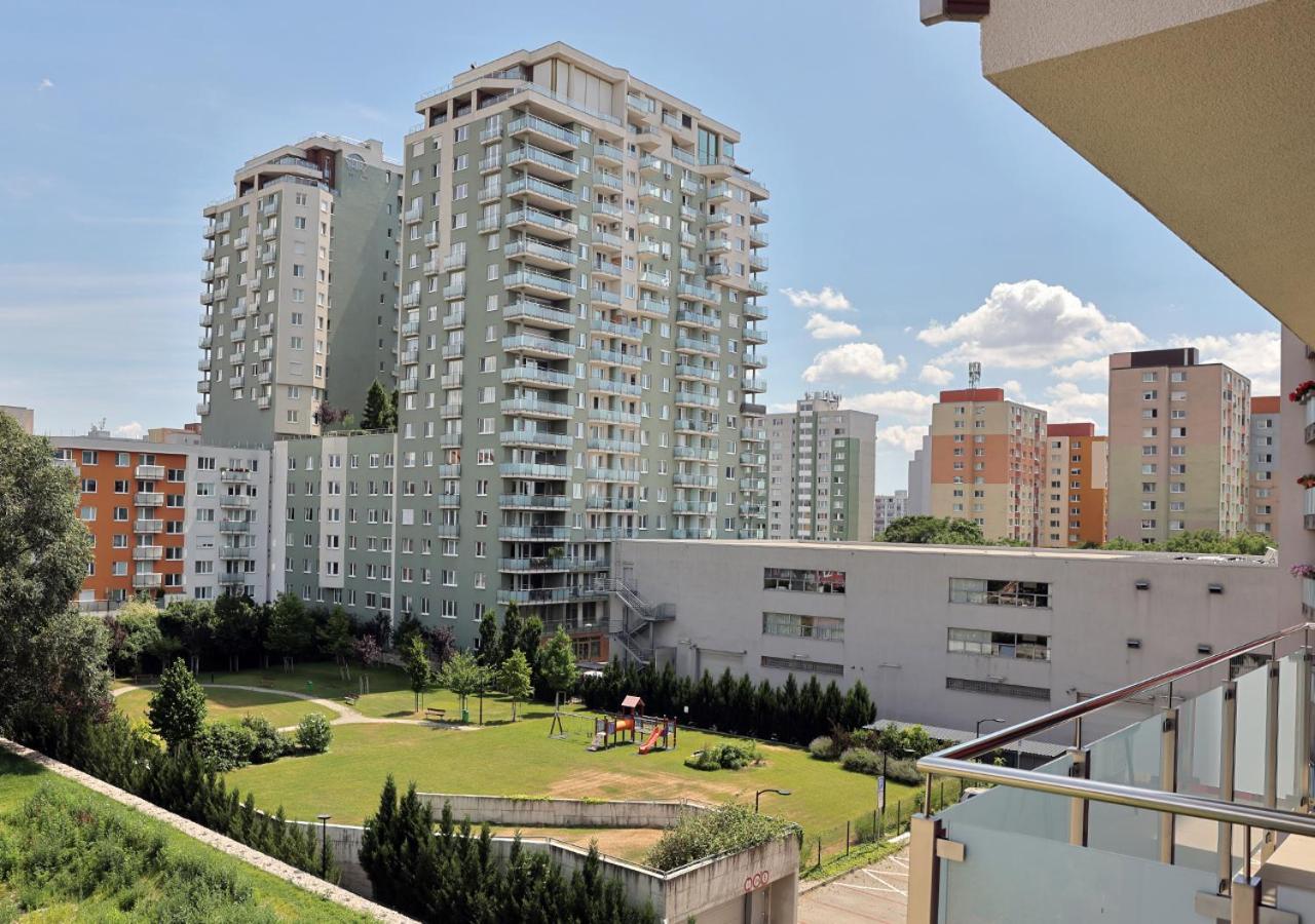 New Cozy 2 Room Pink Apartment Bratislava 059 외부 사진