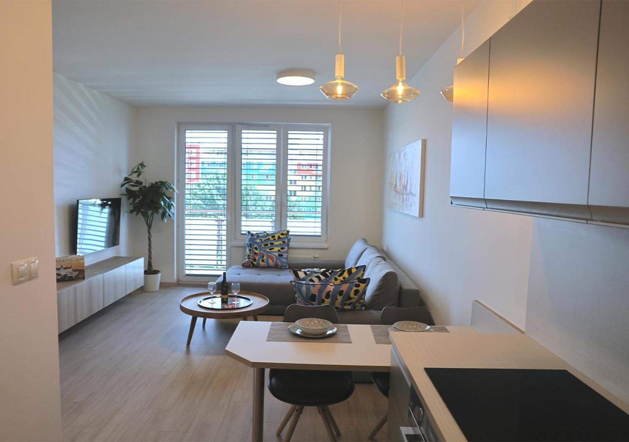 New Cozy 2 Room Pink Apartment Bratislava 059 외부 사진